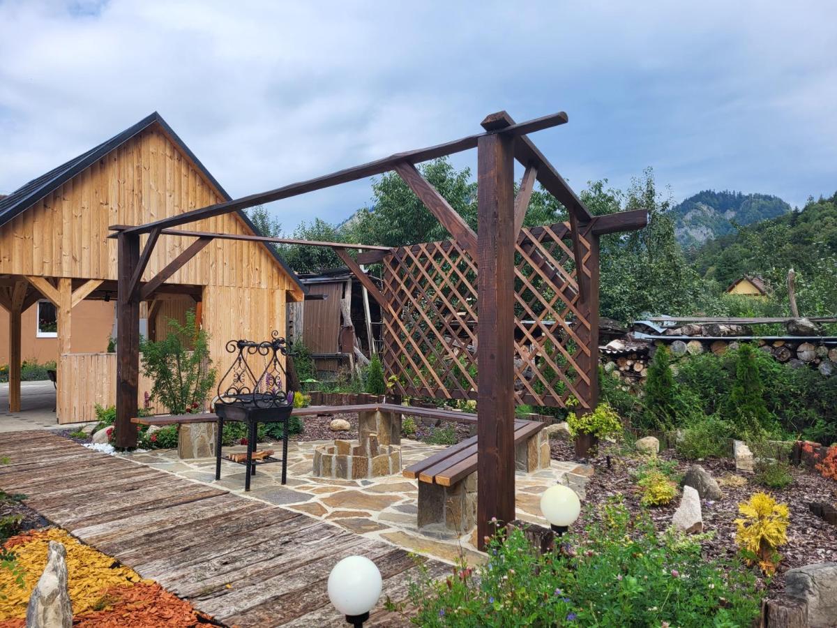 Penzion Jolla Cerveny Klastor Ngoại thất bức ảnh